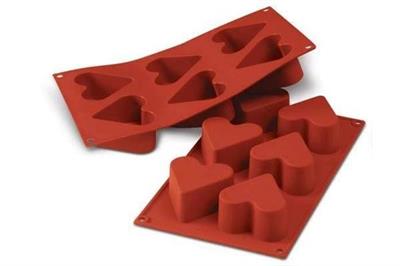 STAMPO IN SILICONE D. 6,5CM H. 4CM CUORE